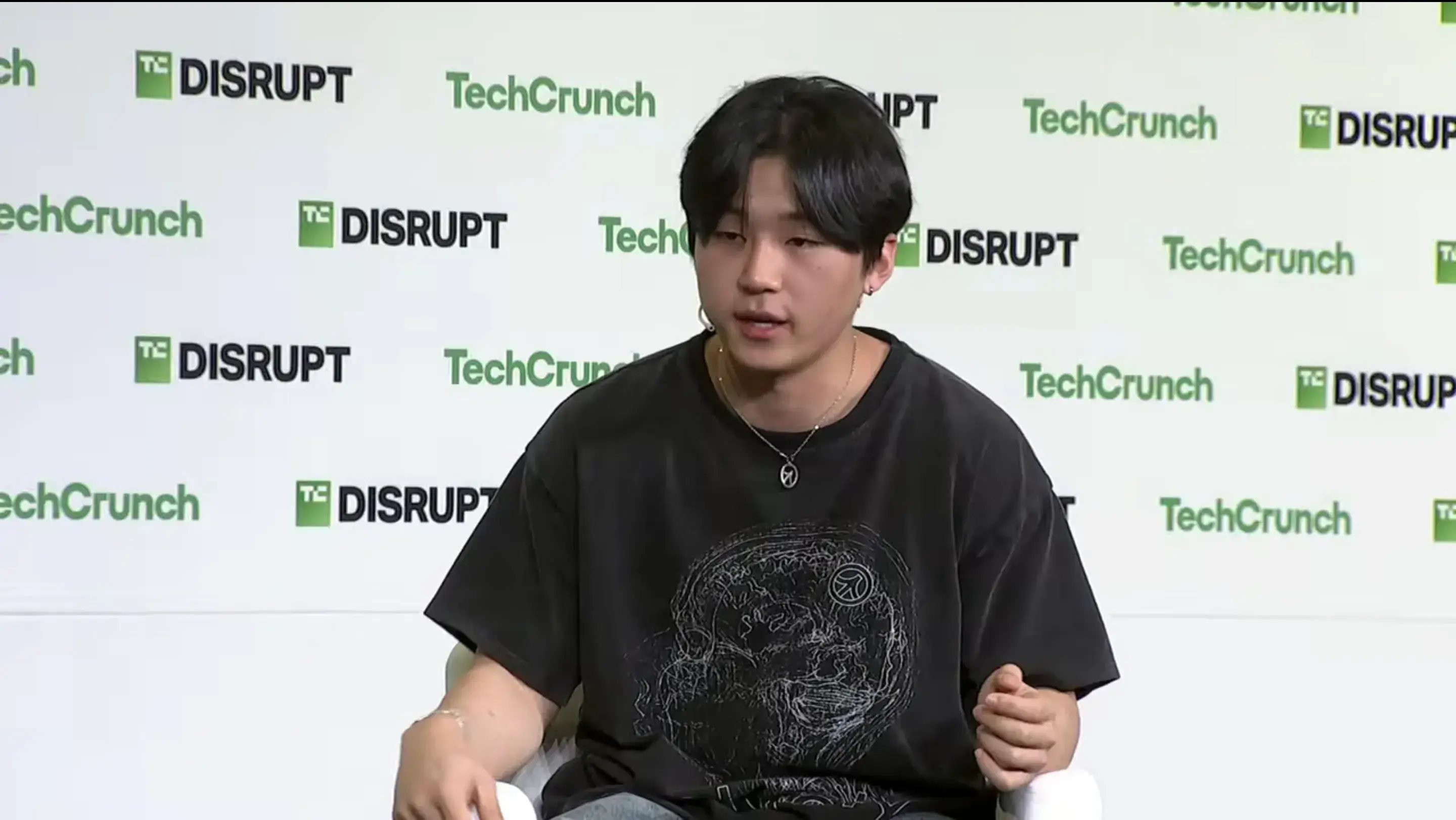 رای لی از Cluely درباره استراتژی ragebait برای بازاریابی استارتاپ‌ها